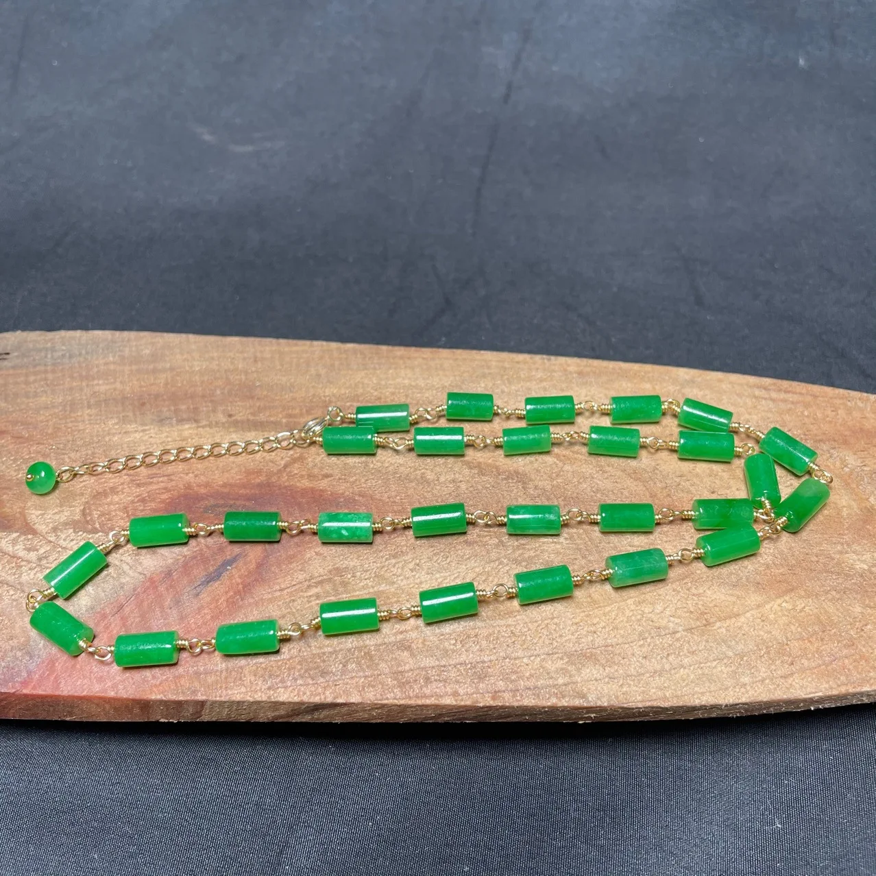 Green Jade Beaded Necklace Vin - Beading review and price